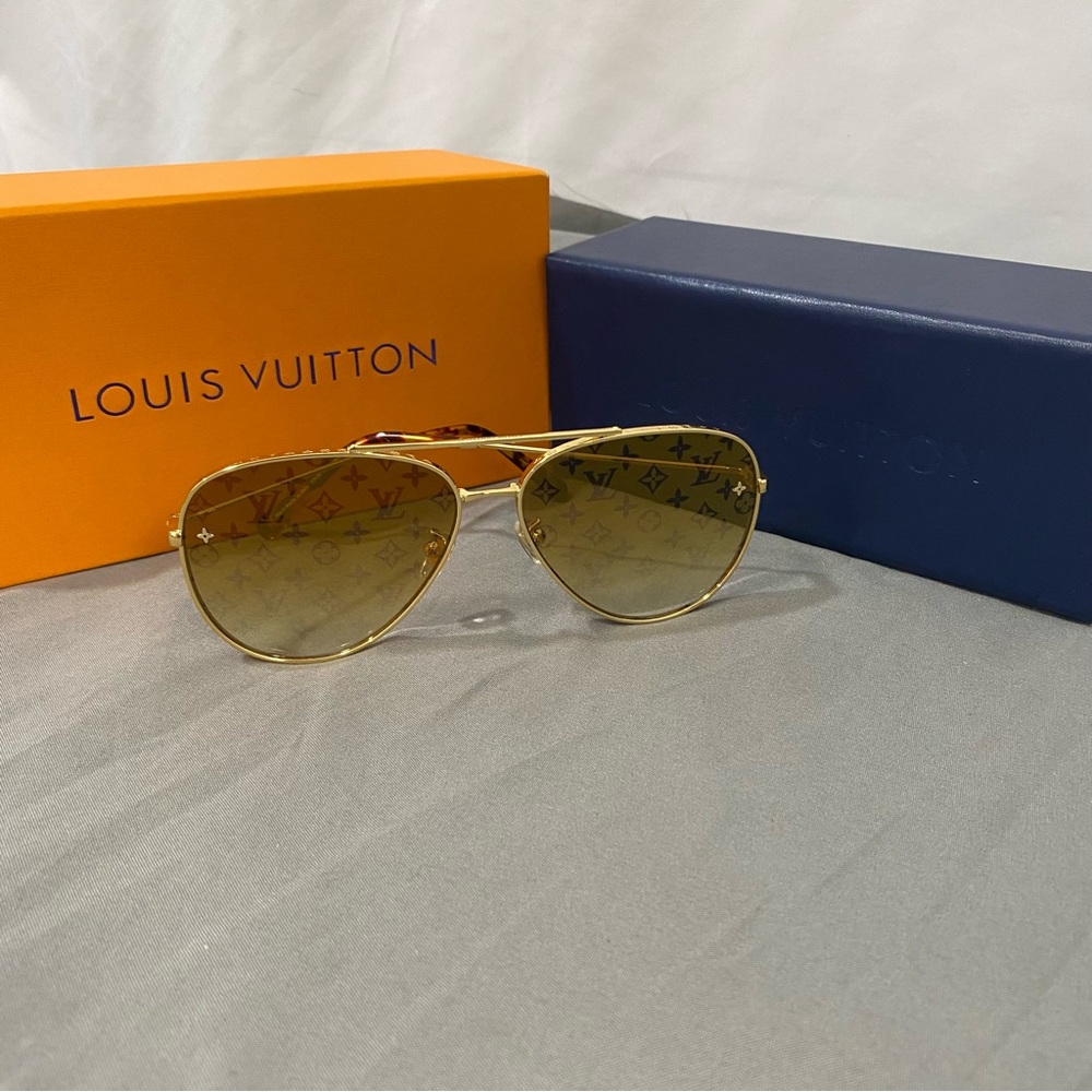 Louis Vuitton Women's Authentic Sunglasses
